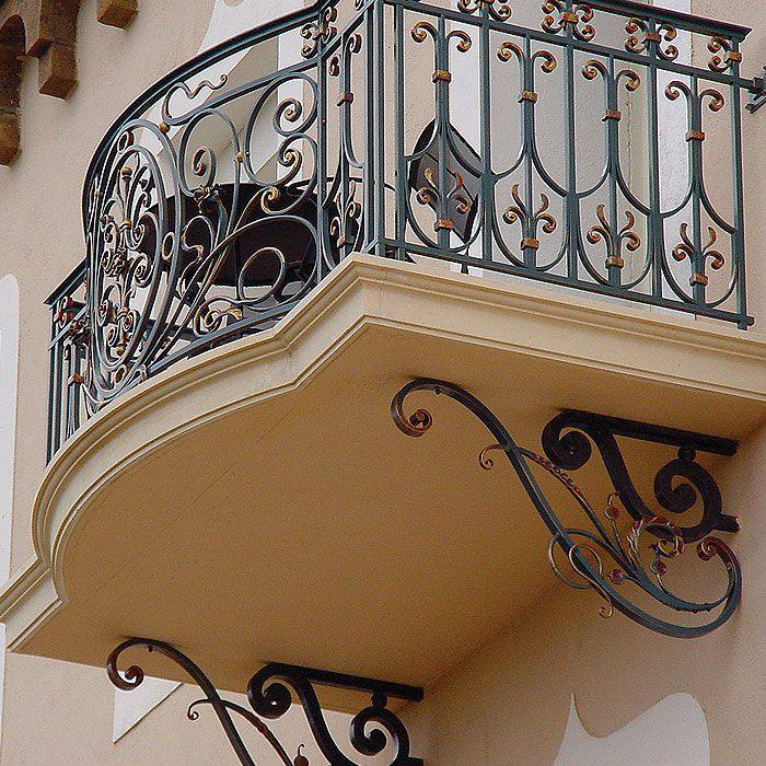 Кованые балконы, ковка в Истре, заказать кованые решетки в Истре, кованые балконы на заказ, кованые ограждения на заказ в Истринской области